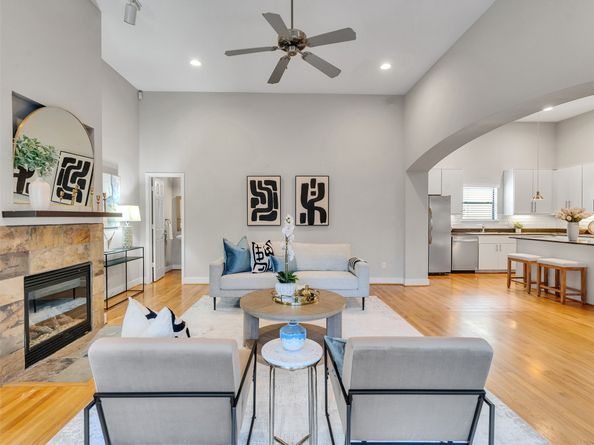 5841 Darling Street B, Houston TX 77007