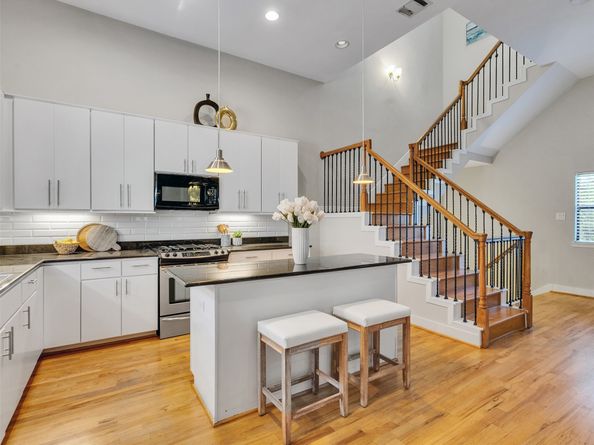 5841 Darling Street B, Houston TX 77007