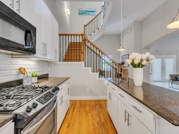 5841 Darling Street B, Houston TX 77007