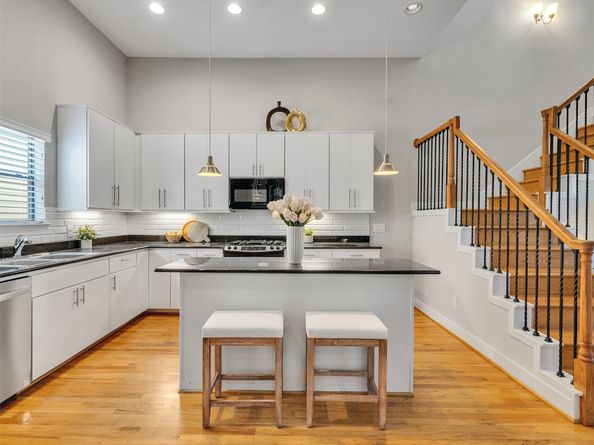 5841 Darling Street B, Houston TX 77007