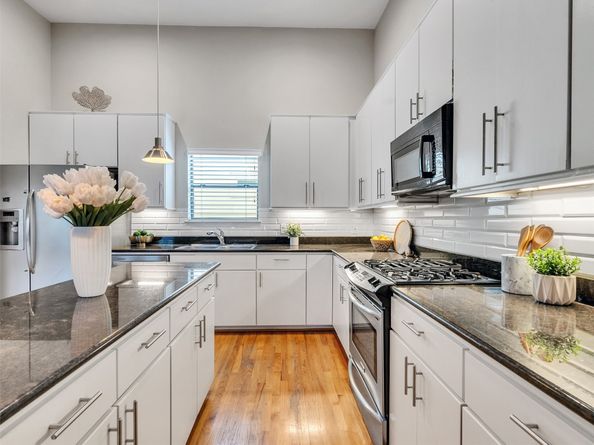 5841 Darling Street B, Houston TX 77007