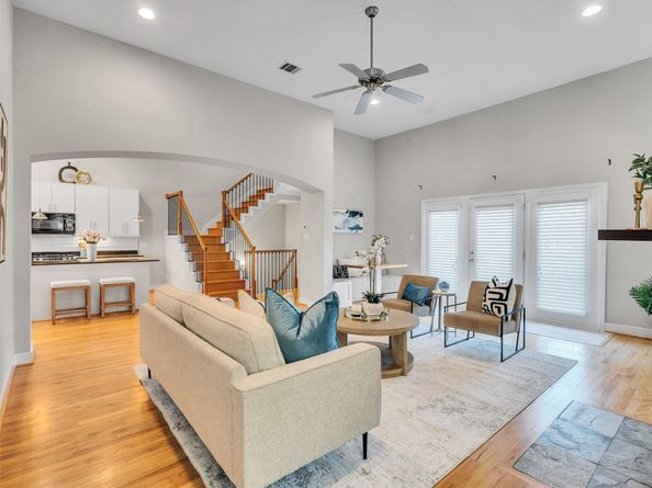 5841 Darling Street B, Houston TX 77007