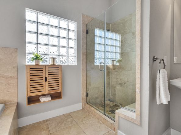 5841 Darling Street B, Houston TX 77007