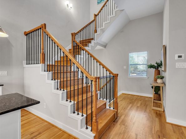 5841 Darling Street B, Houston TX 77007