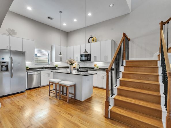 5841 Darling Street B, Houston TX 77007