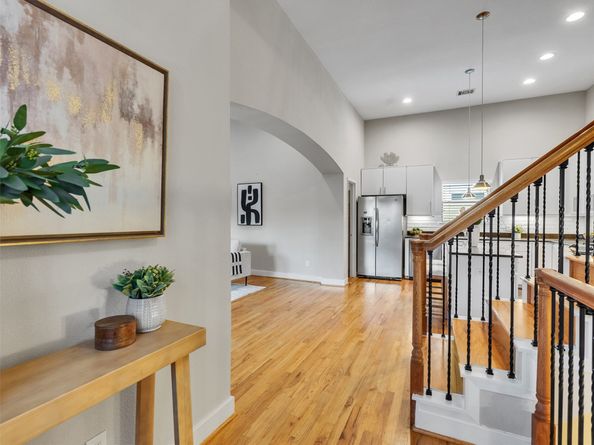 5841 Darling Street B, Houston TX 77007