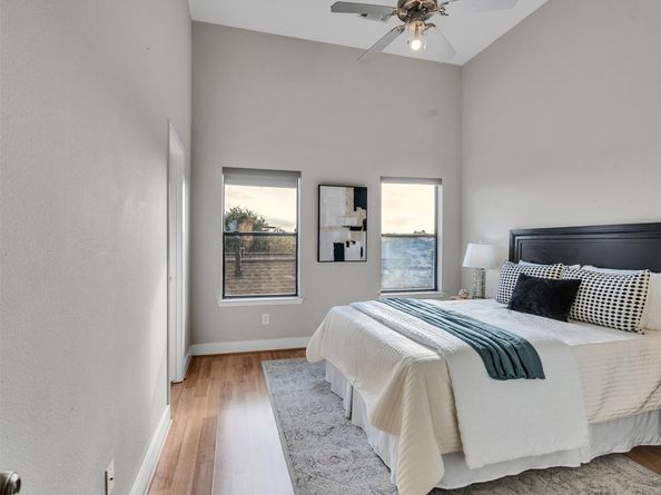 5841 Darling Street B, Houston TX 77007