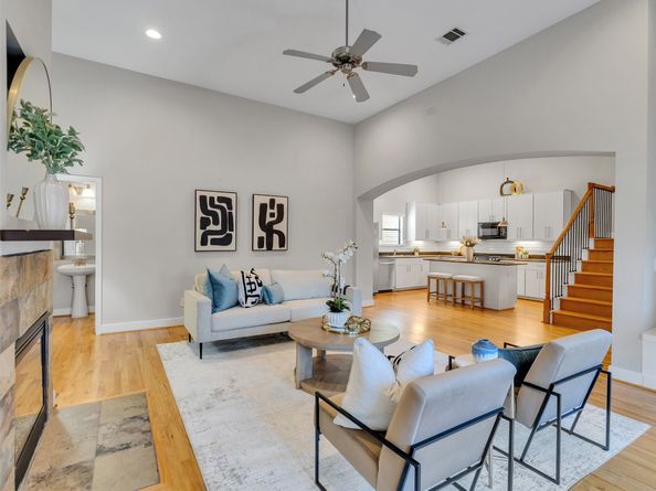 5841 Darling Street B, Houston TX 77007