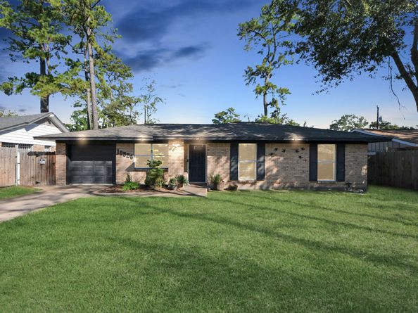 10526 Hollyglen Drive, Houston TX 77016