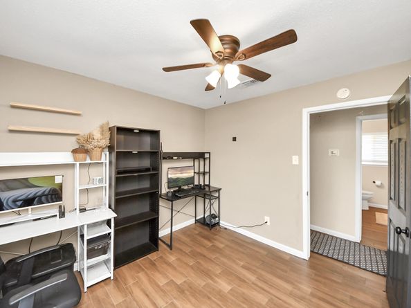 10526 Hollyglen Drive, Houston TX 77016