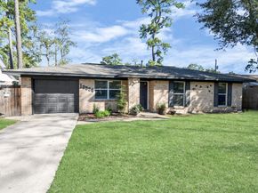 10526 Hollyglen Drive, Houston TX 77016