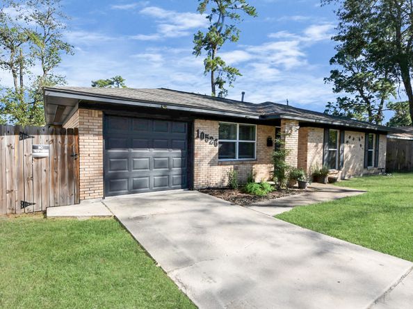 10526 Hollyglen Drive, Houston TX 77016