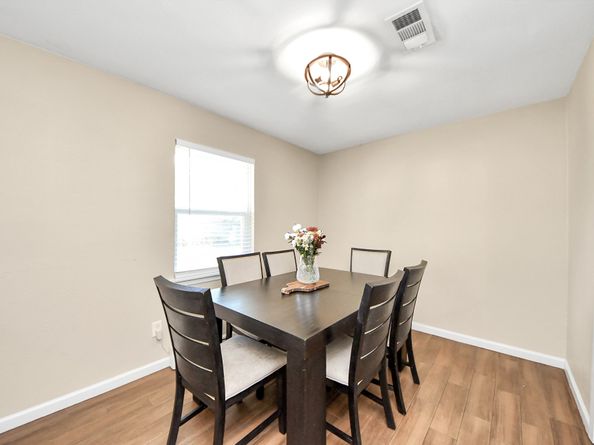 10526 Hollyglen Drive, Houston TX 77016