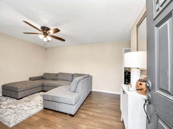 10526 Hollyglen Drive, Houston TX 77016