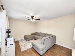 10526 Hollyglen Drive, Houston TX 77016