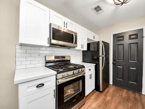 10526 Hollyglen Drive, Houston TX 77016