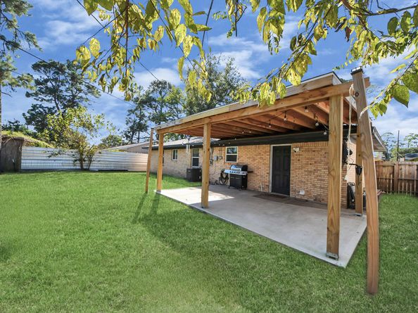 10526 Hollyglen Drive, Houston TX 77016