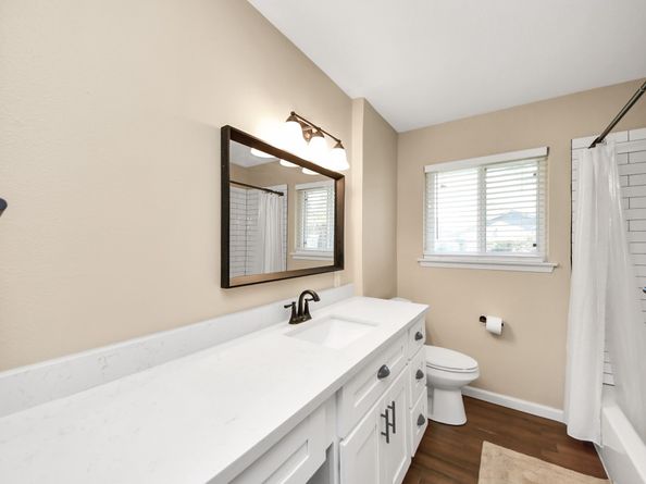 10526 Hollyglen Drive, Houston TX 77016