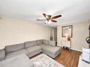 10526 Hollyglen Drive, Houston TX 77016