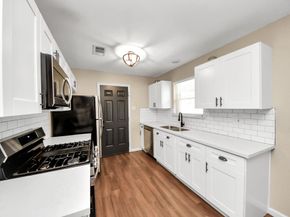 10526 Hollyglen Drive, Houston TX 77016