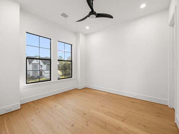 1030 W 41st Street, Houston TX 77018