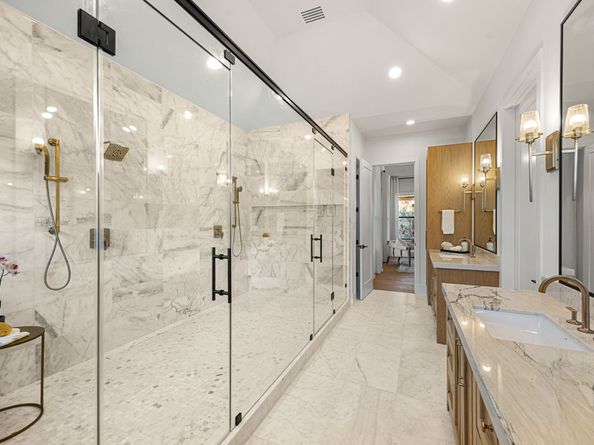 1030 W 41st Street, Houston TX 77018