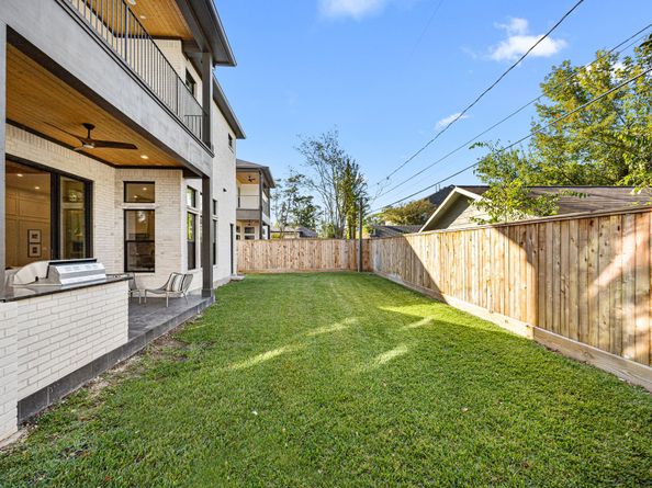 1030 W 41st Street, Houston TX 77018