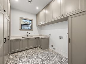 1030 W 41st Street, Houston TX 77018