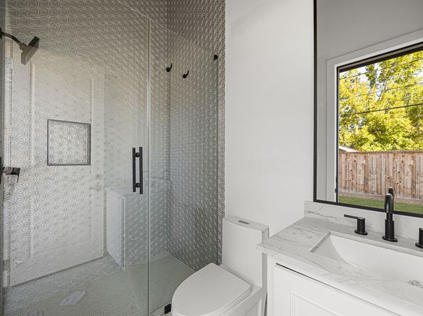 1030 W 41st Street, Houston TX 77018