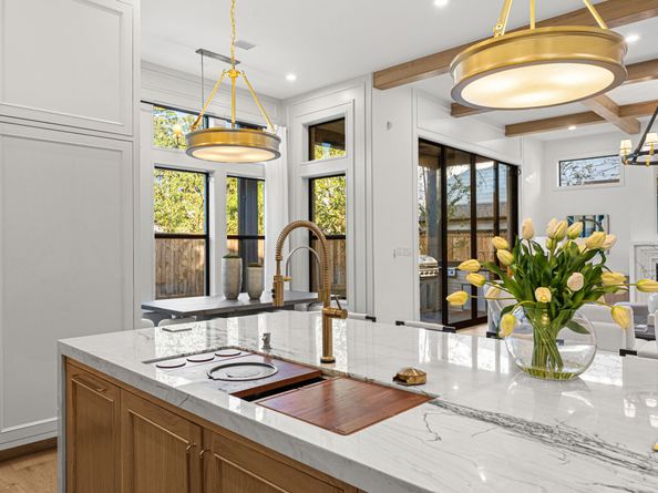 1030 W 41st Street, Houston TX 77018