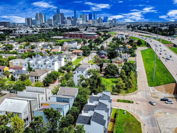 2016 Blodgett Street, Houston TX 77004