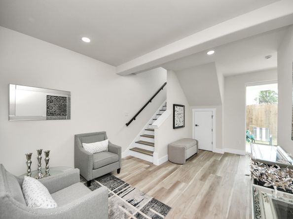 2016 Blodgett Street, Houston TX 77004