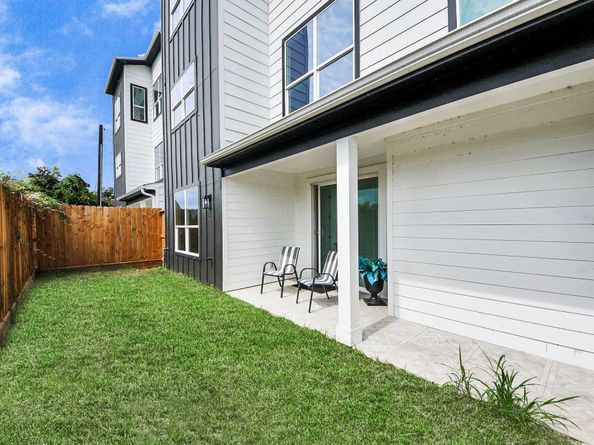 2016 Blodgett Street, Houston TX 77004