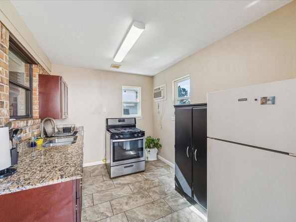 12826 Old Pine Lane, Houston TX 77015