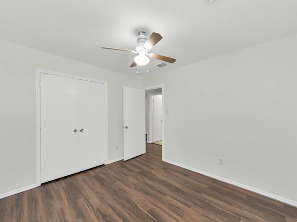 2610 Skyview Shadows Court, Houston TX 77047