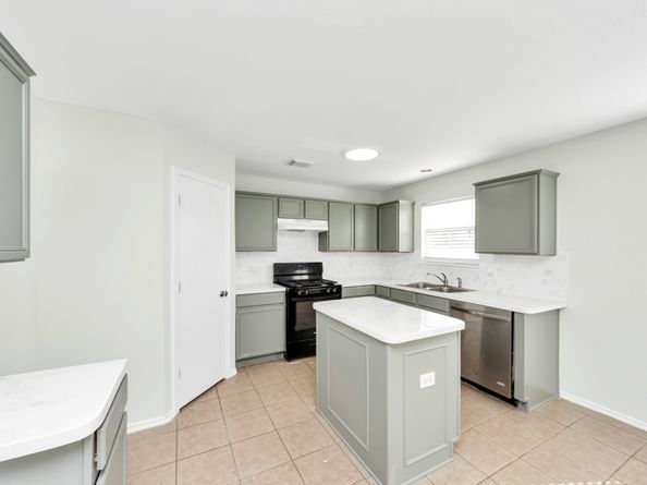 2610 Skyview Shadows Court, Houston TX 77047