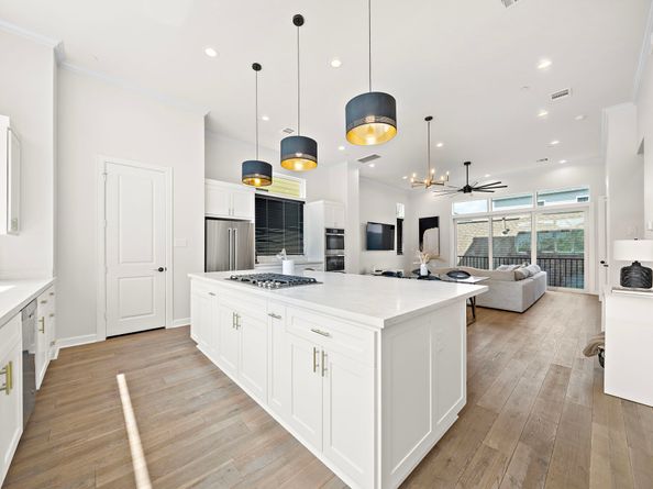 907b W 16th Street, Houston TX 77008