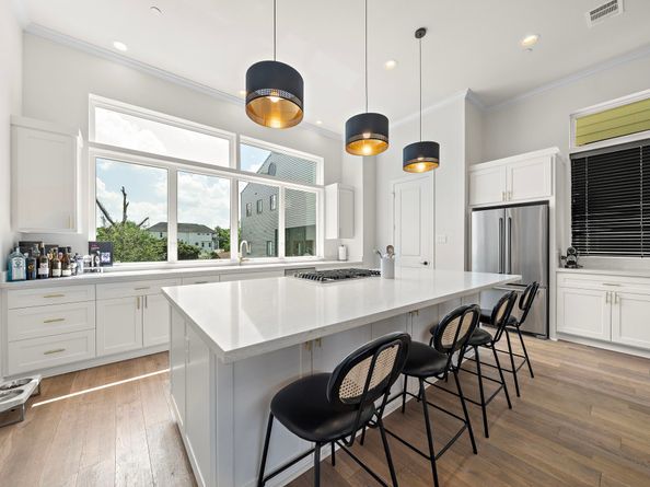 907b W 16th Street, Houston TX 77008