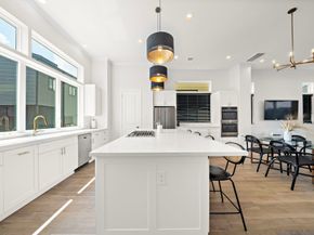 907b W 16th Street, Houston TX 77008