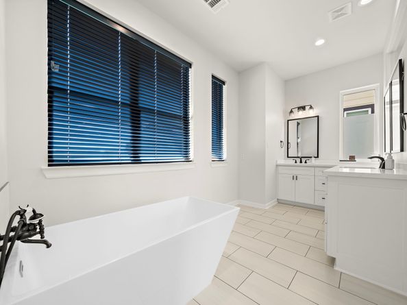 907b W 16th Street, Houston TX 77008