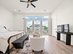 907b W 16th Street, Houston TX 77008