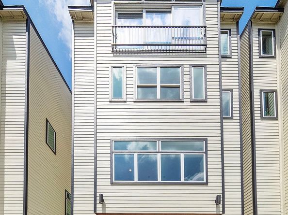 907b W 16th Street, Houston TX 77008