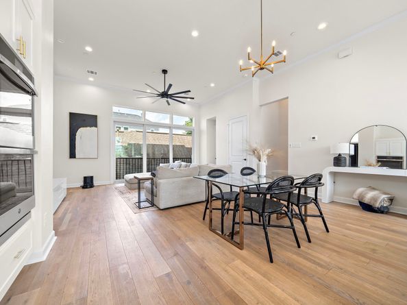 907b W 16th Street, Houston TX 77008