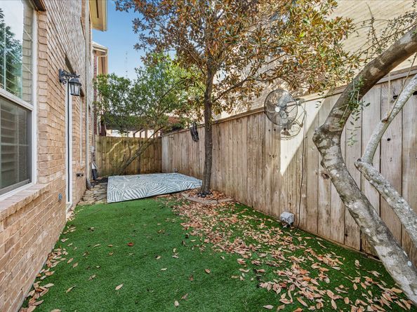 3106 Heritage Creek Oaks, Houston TX 77008