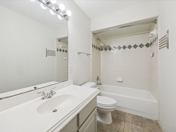 3106 Heritage Creek Oaks, Houston TX 77008