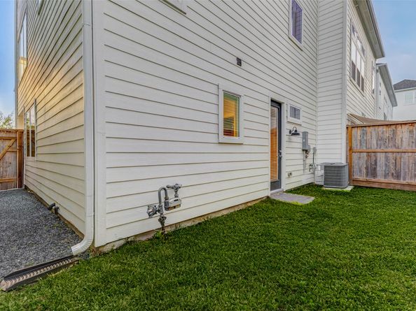 6313 Chelsea Falls Lane, Houston TX 77008