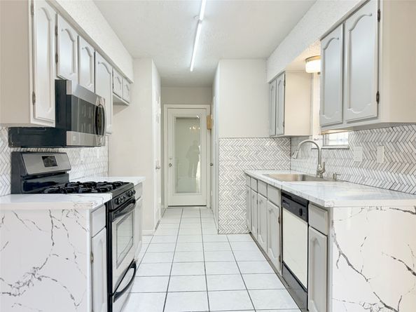 12715 Middlesbrough Lane, Houston TX 77066