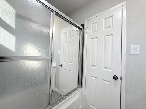 12715 Middlesbrough Lane, Houston TX 77066