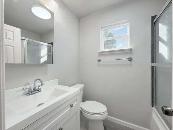 12715 Middlesbrough Lane, Houston TX 77066