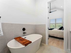 2528 Live Oak Street, Houston TX 77004